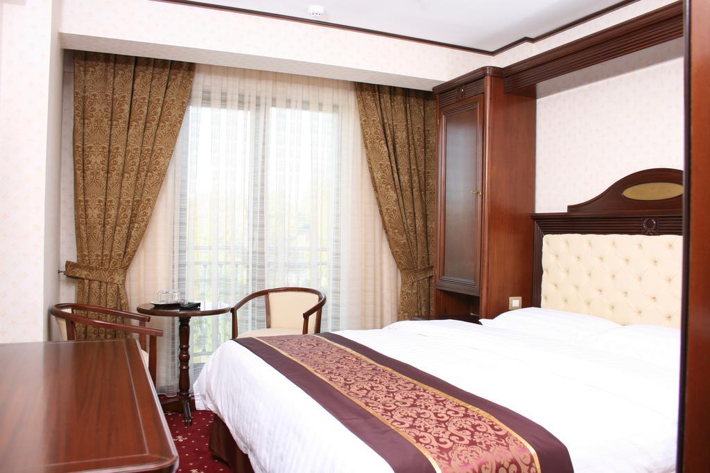 Hestia Hotel Calaraşi Oda fotoğraf