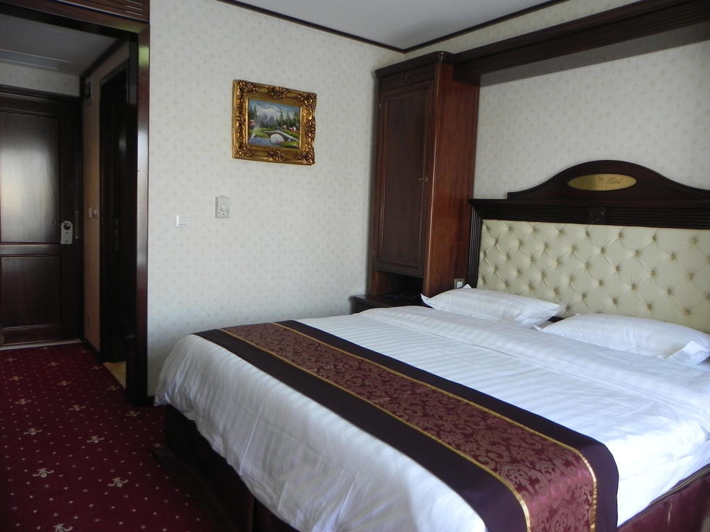 Hestia Hotel Calaraşi Oda fotoğraf