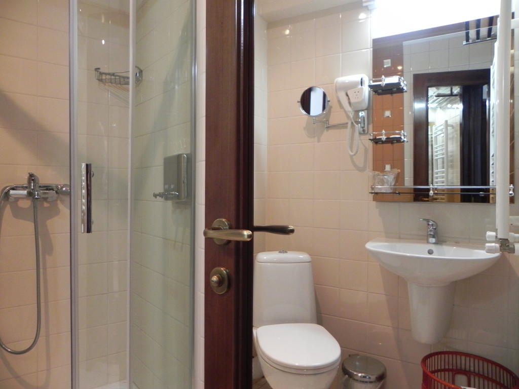 Hestia Hotel Calaraşi Oda fotoğraf